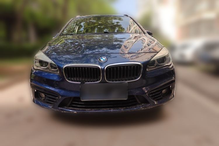 Used BMW 2 Series Gran Tourer 2015 218i Sports Design Package Front Right 45 Deg