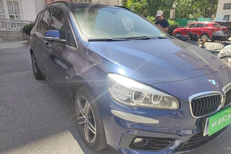 Used BMW 2 Series Gran Tourer 2015 218i Sports Design Package Front Right 45 Deg