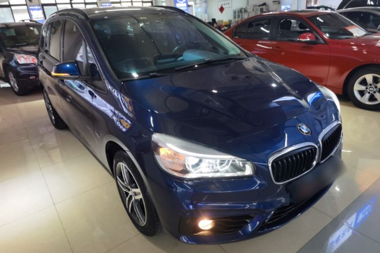 Used BMW 2 Series Gran Tourer 2015 218i Sports Design Package Front Right 45 Deg