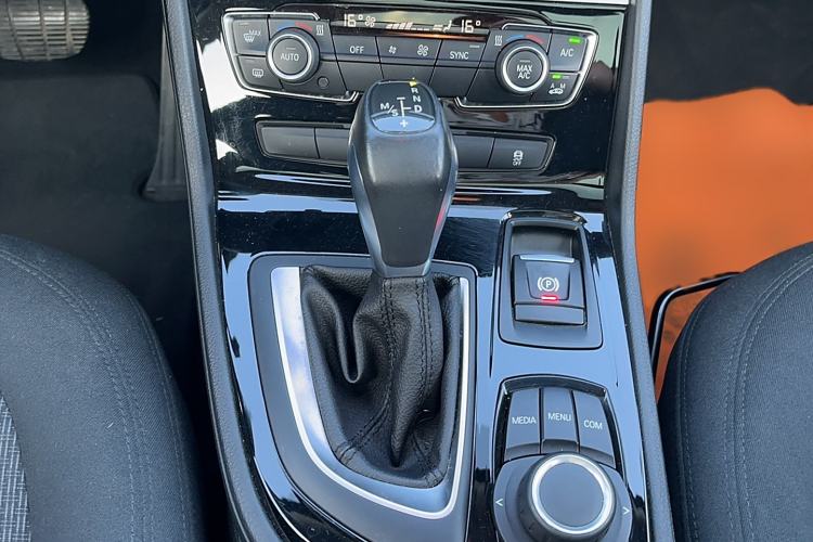 Used BMW 2 Series Gran Tourer 2015 218i Leading Model Gear Lever