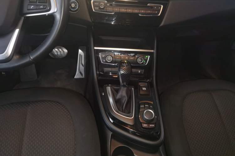 Used BMW 2 Series Gran Tourer 2015 218i Leading Model Gear Lever