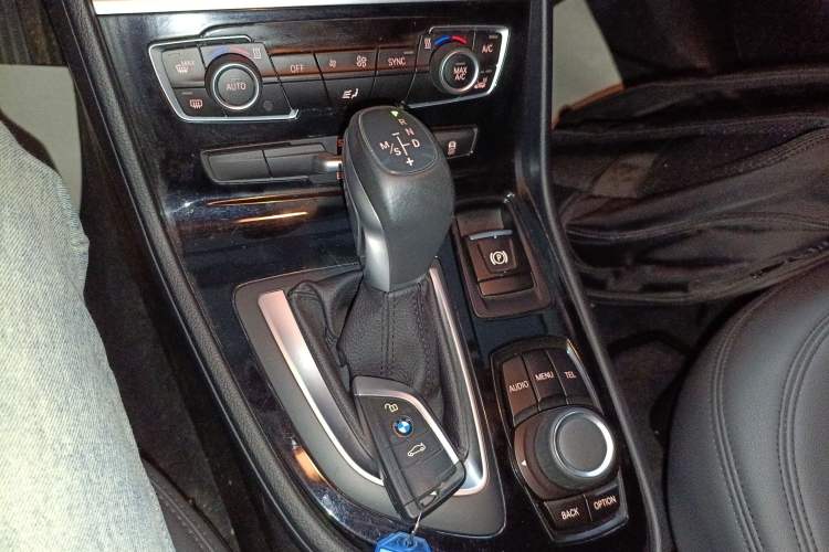 Used BMW 2 Series Gran Tourer 2015 218i Leading Model Gear Lever