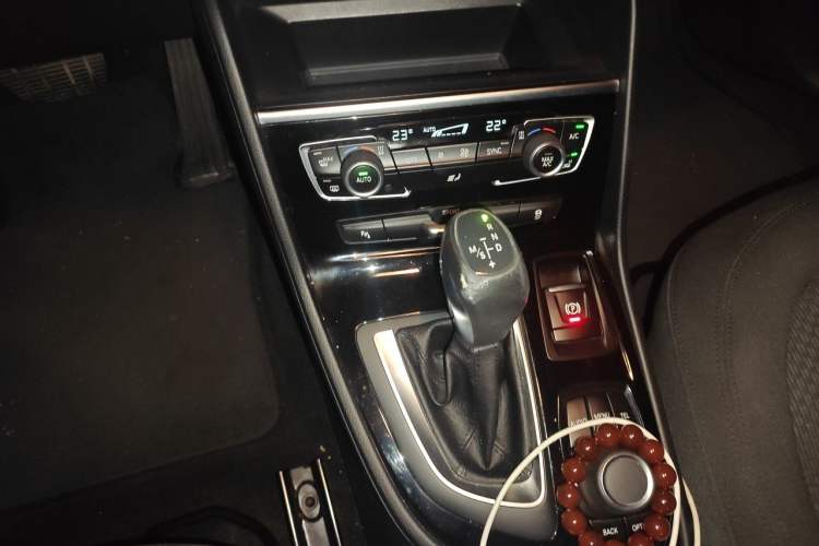 Used BMW 2 Series Gran Tourer 2015 218i Leading Model Gear Lever