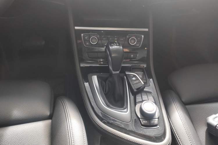 Used BMW 2 Series Gran Tourer 2015 218i Sports Design Package Gear Lever