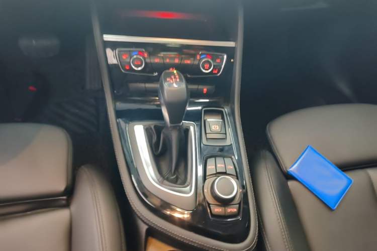 Used BMW 2 Series Gran Tourer 2015 218i Sports Design Package Gear Lever