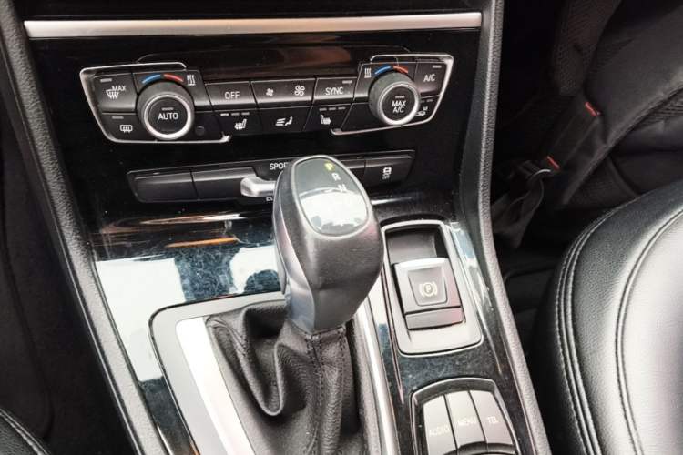 Used BMW 2 Series Gran Tourer 2015 218i Leading Model Gear Lever