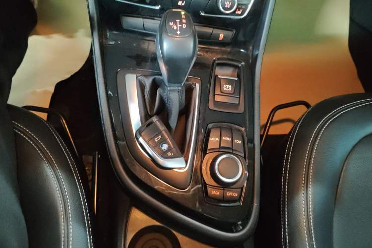 Used BMW 2 Series Gran Tourer 2015 218i Leading Model Gear Lever
