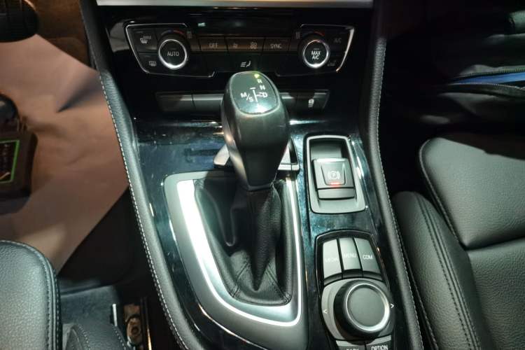 Used BMW 2 Series Gran Tourer 2015 218i Sports Design Package Gear Lever
