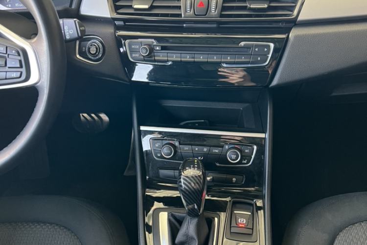 Used BMW 2 Series Gran Tourer 2015 218i Leading Model Interior 10