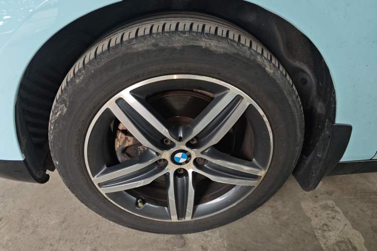 Used BMW 2 Series Gran Tourer 2015 218i Sports Design Package Left Front Wheel Hub