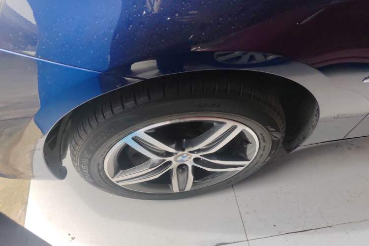 Used BMW 2 Series Gran Tourer 2015 218i Sports Design Package Left Front Wheel Hub