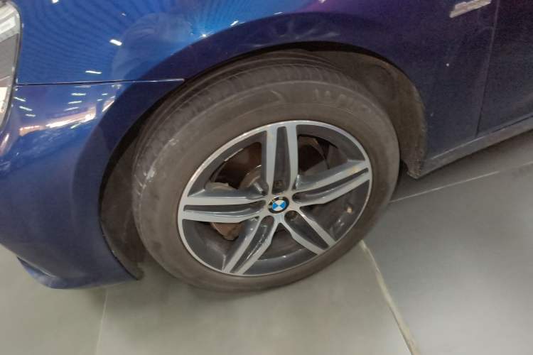 Used BMW 2 Series Gran Tourer 2015 218i Sports Design Package Left Front Wheel Hub
