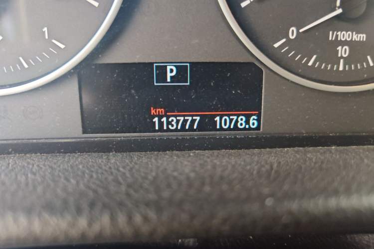 Used BMW 2 Series Gran Tourer 2015 218i Leading Model Odometer Close Up