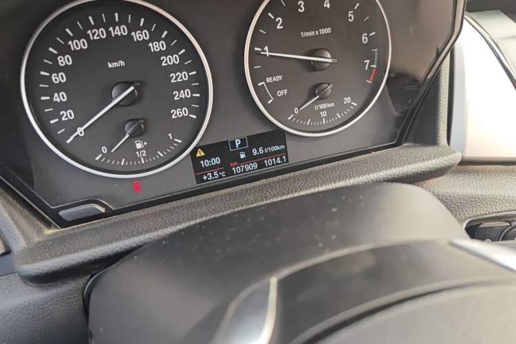 Used BMW 2 Series Gran Tourer 2015 218i Leading Model Odometer Close Up