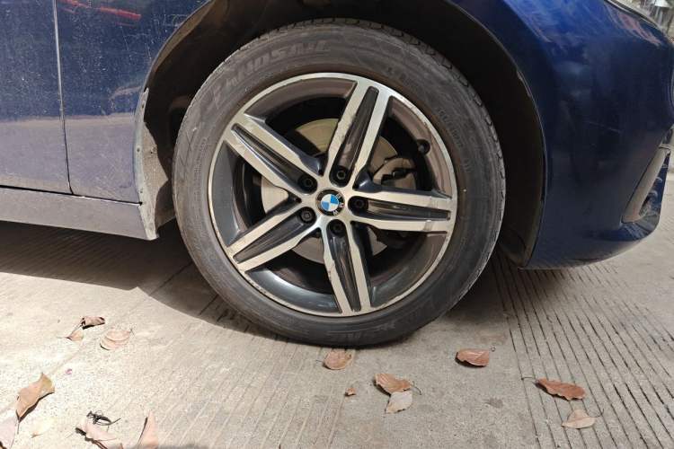 Used BMW 2 Series Gran Tourer 2015 218i Sports Design Package Right Front Wheel Hub