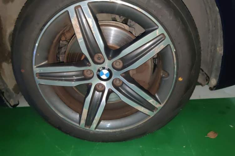 Used BMW 2 Series Gran Tourer 2015 218i Sports Design Package Right Front Wheel Hub