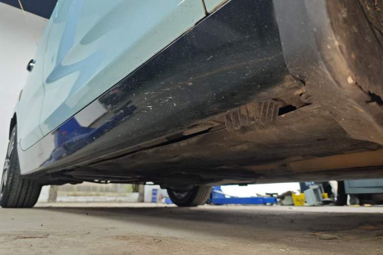 Used BMW 2 Series Gran Tourer 2015 218i Sports Design Package Right Side Sill