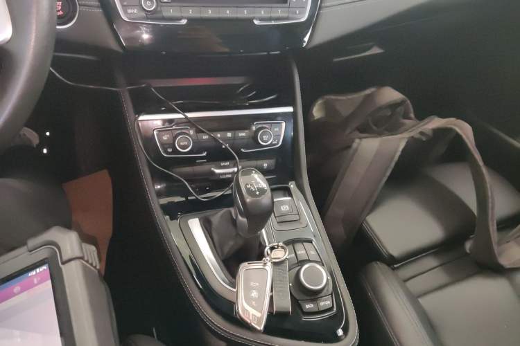 Used BMW 2 Series Gran Tourer 2015 218i Sports Design Package Gear Lever
