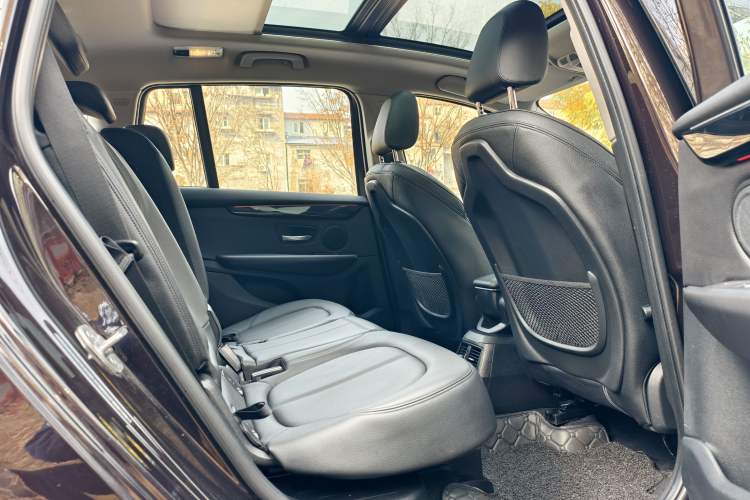 Used BMW 2 Series Gran Tourer 2015 218i Sports Design Package Interior 4
