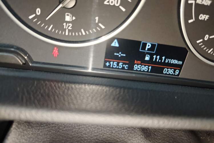 Used BMW 2 Series Gran Tourer 2015 218i Leading Model Odometer Close Up