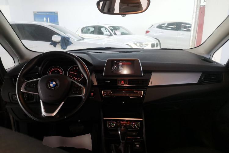 Used BMW 2 Series Gran Tourer 2015 218i Leading Model Center Console