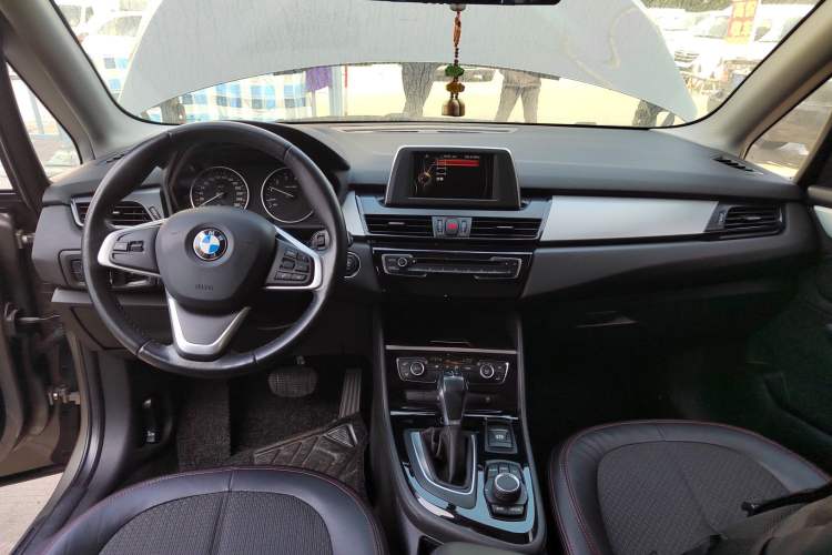 Used BMW 2 Series Gran Tourer 2015 218i Leading Model Center Console