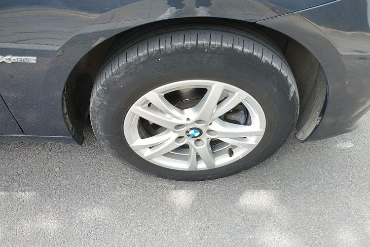 Used BMW 2 Series Gran Tourer 2015 218i Leading Model Exterior 9