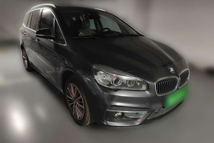 Used BMW 2 Series Gran Tourer 2015 218i Sports Design Package Front Right 45 Deg