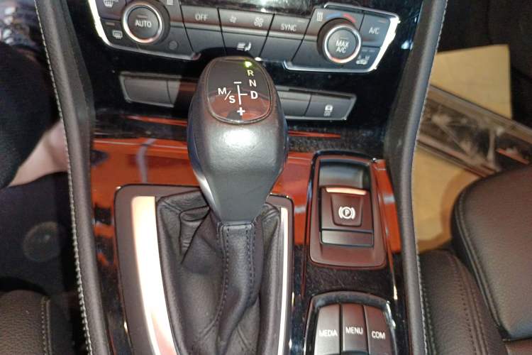 Used BMW 2 Series Gran Tourer 2015 218i Sports Design Package Gear Lever