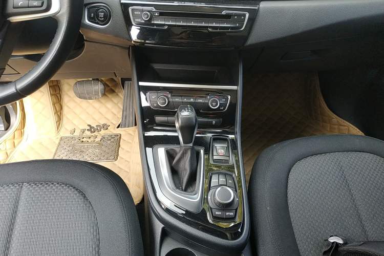 Used BMW 2 Series Gran Tourer 2015 218i Leading Model Gear Lever