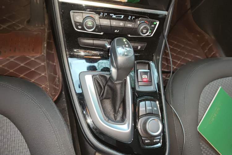 Used BMW 2 Series Gran Tourer 2015 218i Leading Model Gear Lever
