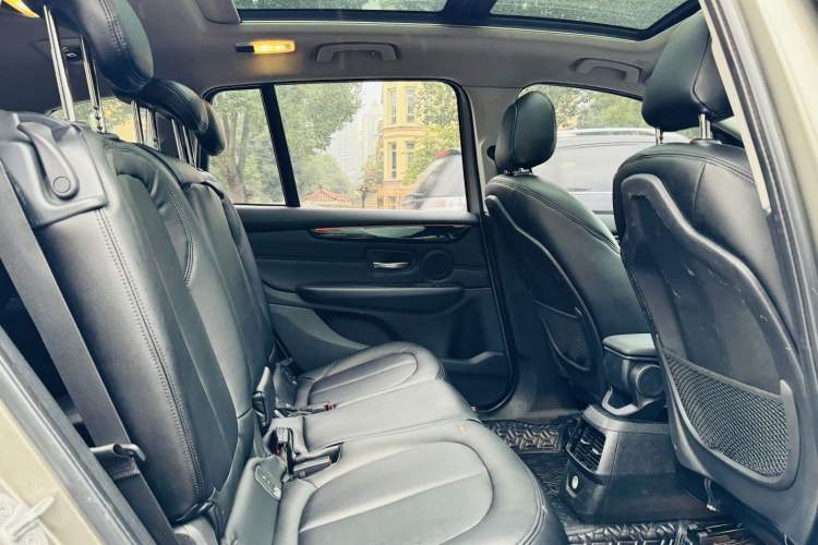 Used BMW 2 Series Gran Tourer 2015 218i Sports Design Package Interior 10
