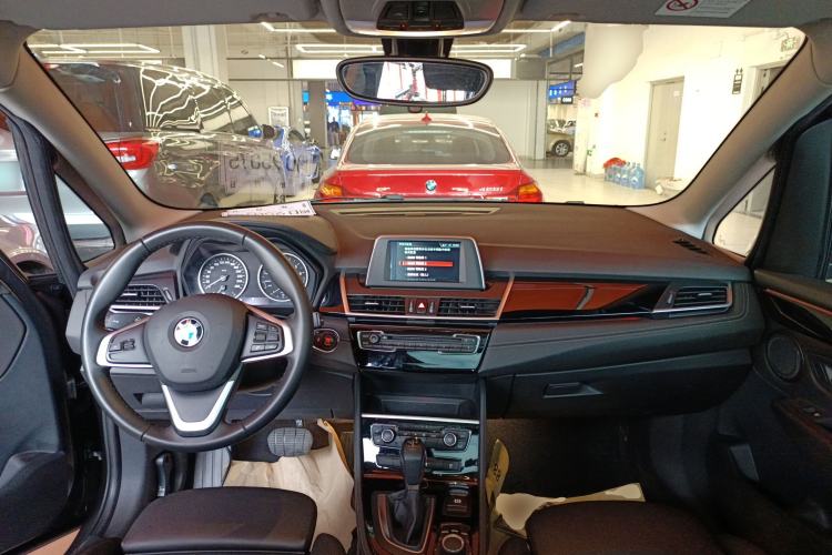Used BMW 2 Series Gran Tourer 2015 218i Sports Design Package Interior 2