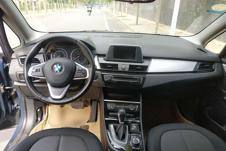 Used BMW 2 Series Gran Tourer 2015 218i Leading Model Interior 2