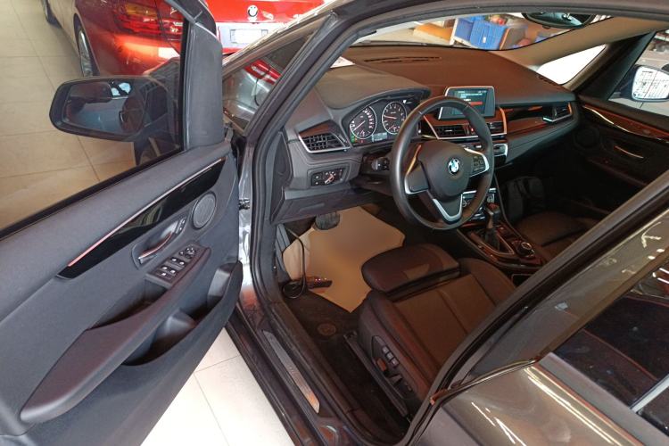 Used BMW 2 Series Gran Tourer 2015 218i Sports Design Package Interior 3