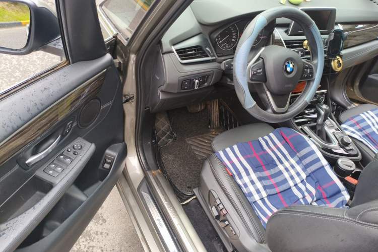 Used BMW 2 Series Gran Tourer 2015 218i Sports Design Package Interior 3