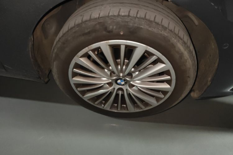 Used BMW 2 Series Gran Tourer 2015 218i Sports Design Package Right Front Wheel Hub