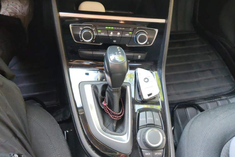 Used BMW 2 Series Gran Tourer 2015 218i Leading Model Gear Lever