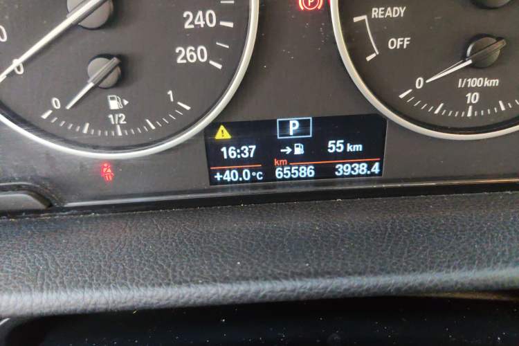 Used BMW 2 Series Gran Tourer 2015 218i Leading Model Odometer Close Up