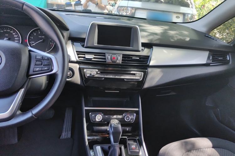 Used BMW 2 Series Gran Tourer 2015 218i Leading Model Center Console