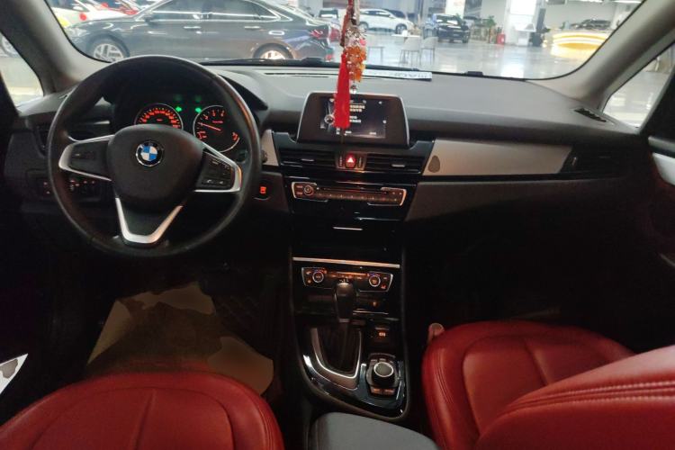 Used BMW 2 Series Gran Tourer 2015 218i Leading Model Center Console