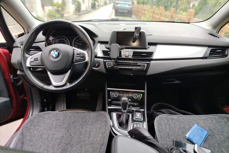 Used BMW 2 Series Gran Tourer 2015 218i Leading Model Center Console