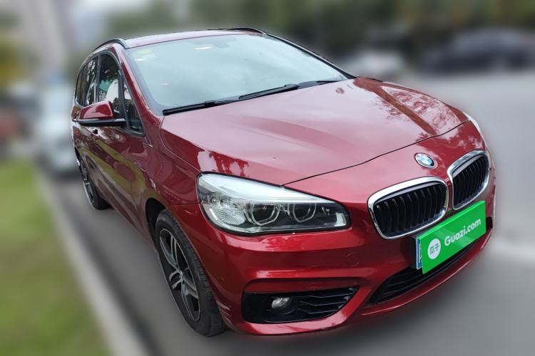 Used BMW 2 Series Gran Tourer 2015 218i Sports Design Package Front Right 45 Deg
