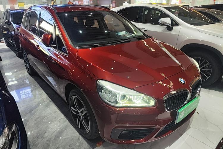 Used BMW 2 Series Gran Tourer 2015 218i Sports Design Package Front Right 45 Deg