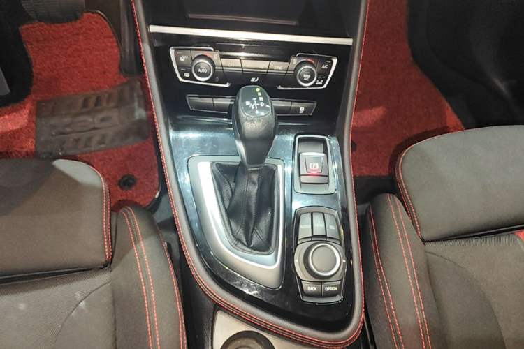 Used BMW 2 Series Gran Tourer 2015 218i Sports Design Package Gear Lever