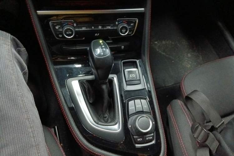 Used BMW 2 Series Gran Tourer 2015 218i Sports Design Package Gear Lever
