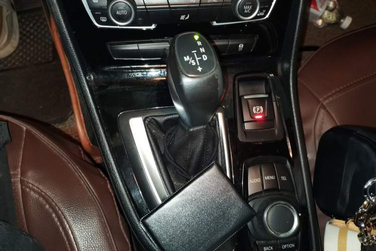Used BMW 2 Series Gran Tourer 2015 218i Leading Model Gear Lever
