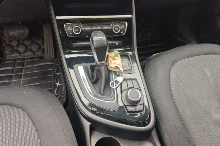 Used BMW 2 Series Gran Tourer 2015 218i Leading Model Gear Lever