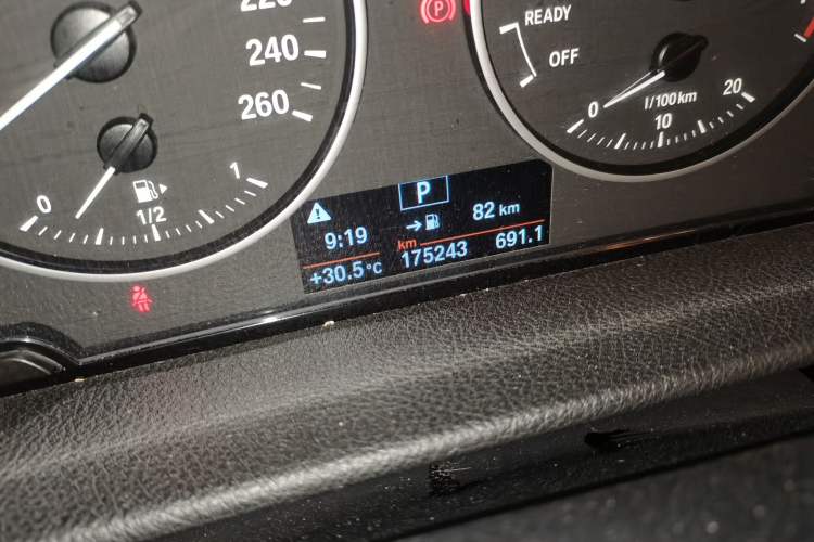 Used BMW 2 Series Gran Tourer 2015 218i Leading Model Odometer Close Up