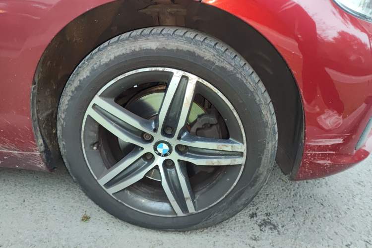 Used BMW 2 Series Gran Tourer 2015 218i Sports Design Package Right Front Wheel Hub